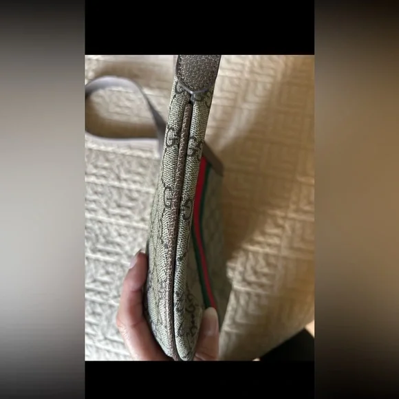 Authentic Gucci Crossbody Purse - Picture 5 of 10